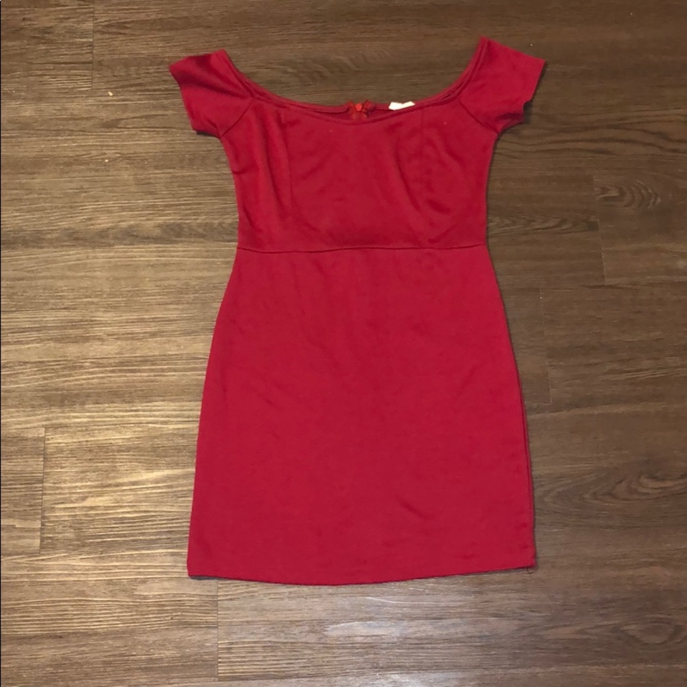Bodycon, off-the-shoulder, red dress
